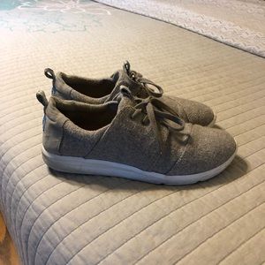 TOMS Size 9 Del Rey Grey Lace Up Sneakers